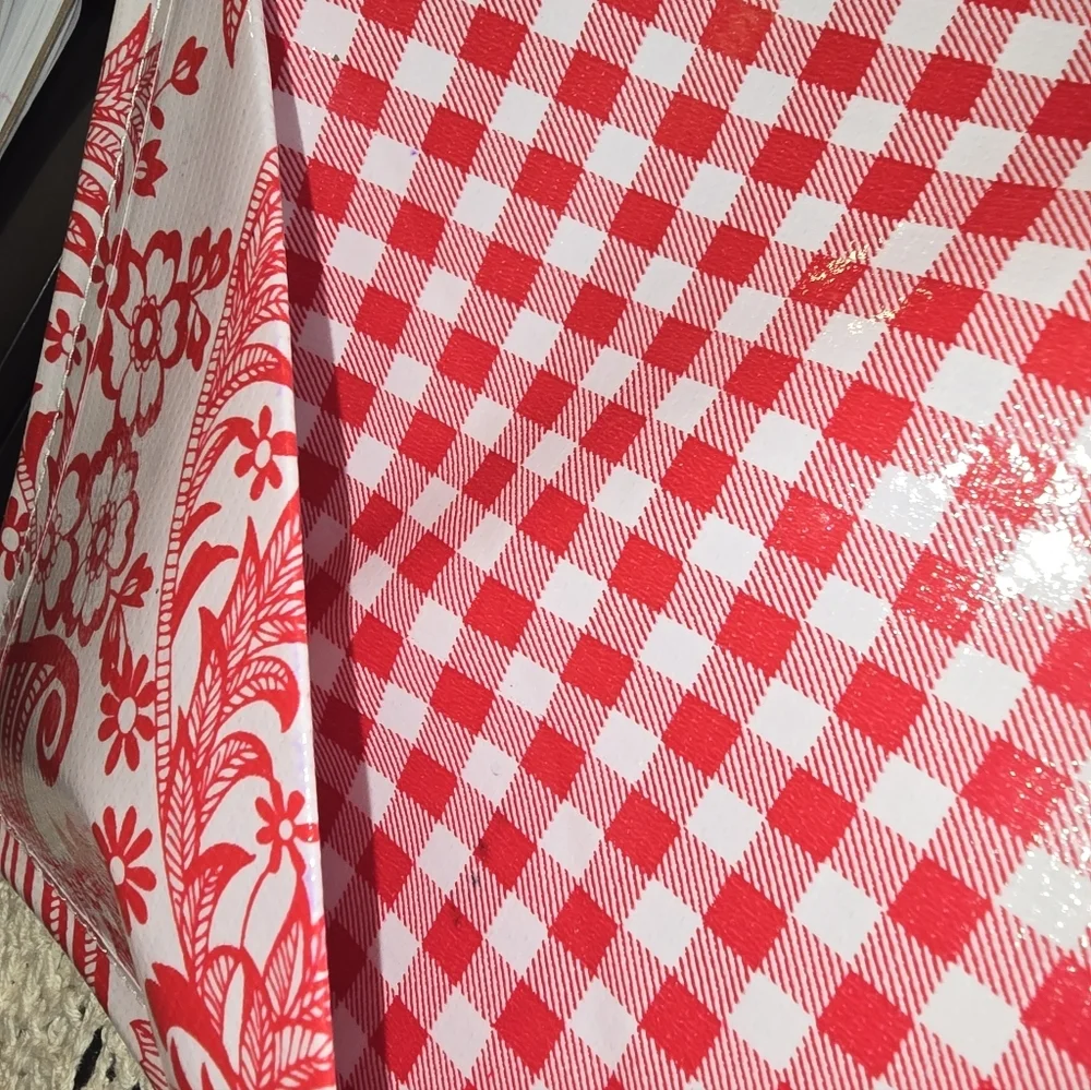 Oilcloth Red Lace On White Portfolio Cover Pad Holder Letter Size